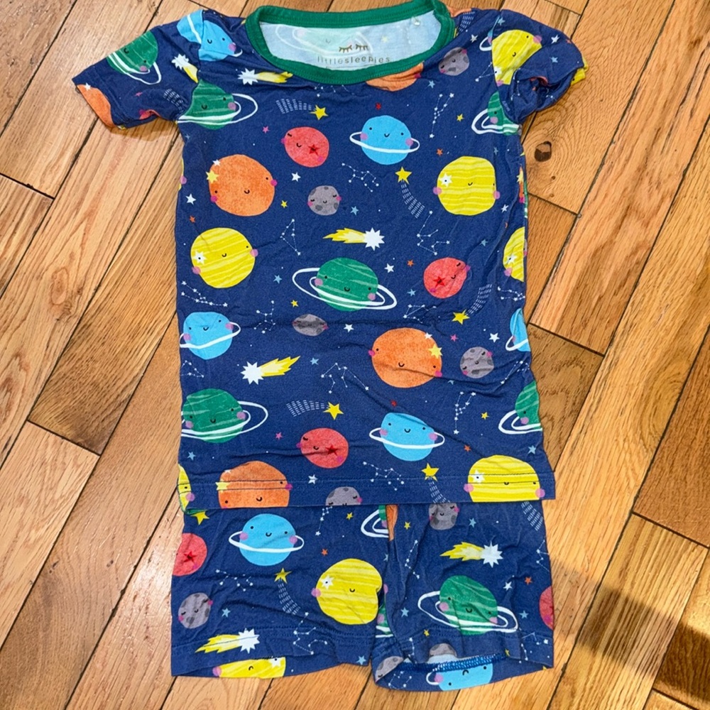 Little sleepies 2T sleepy galaxy short set
